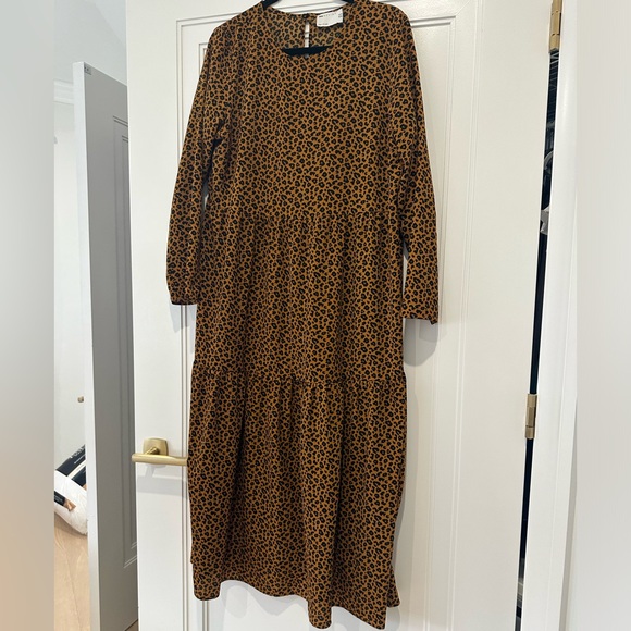 ASOS Design Long Sleeve Tiered Smock Midi Dress In Animal Print - Picture 5 of 6
